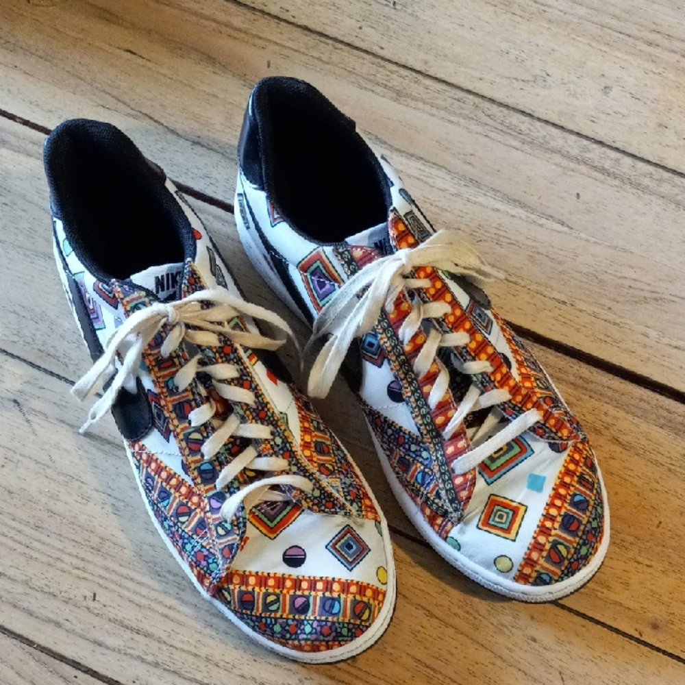 Nike Liberty Shoes 9.5 Womens